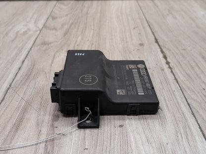 2008 - 2017 Audi S5 8T Gateway Module 8R0907468P