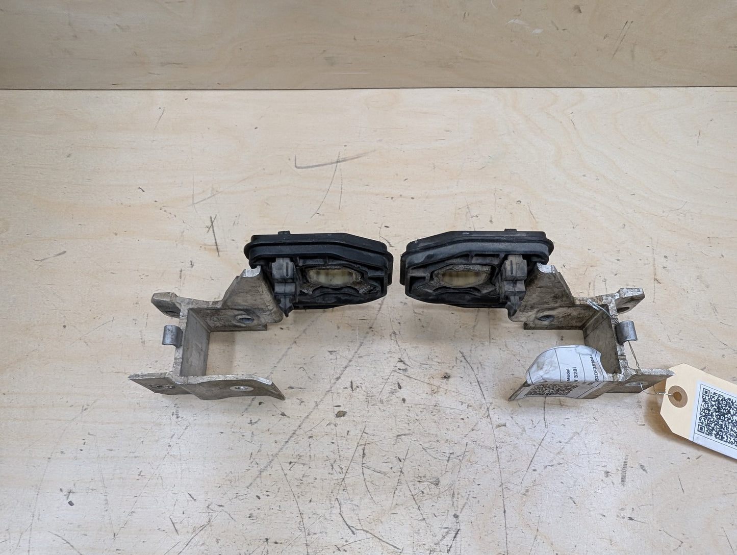 OEM BMW F22 F23 F30 F32 F33 F36 Left Right Radiator Carrier Support Bracket SET