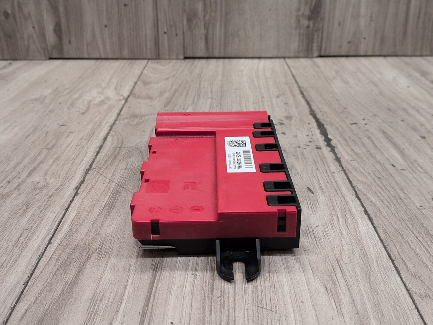 OEM BMW F22 F30 F32 F36 F80 F82 Positive Battery Distributor B+ Power Fuse Box