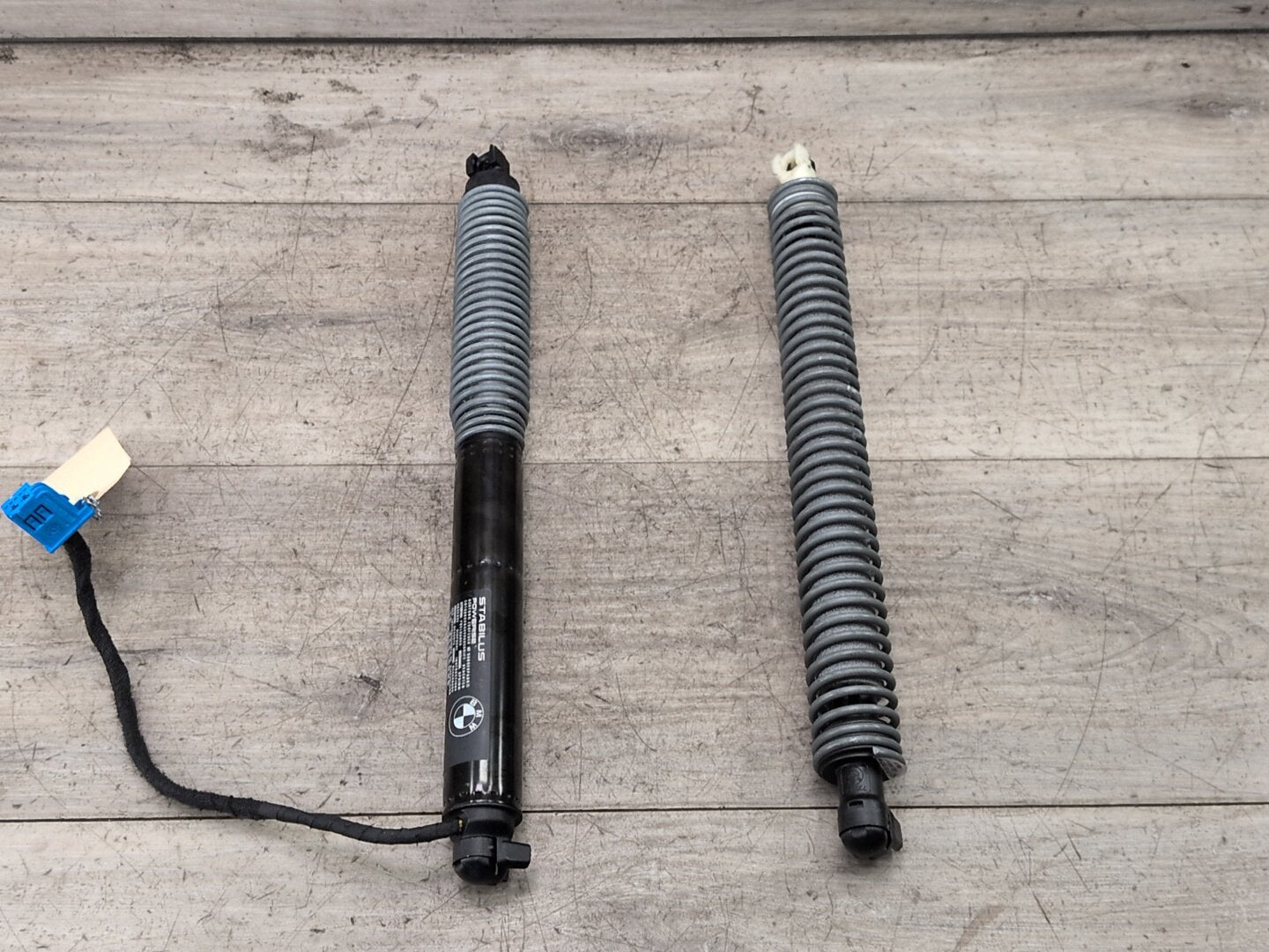 16-19 OEM BMW G12 740 750 M760 Right Passenger Electric Trunk Lid Shock Strut