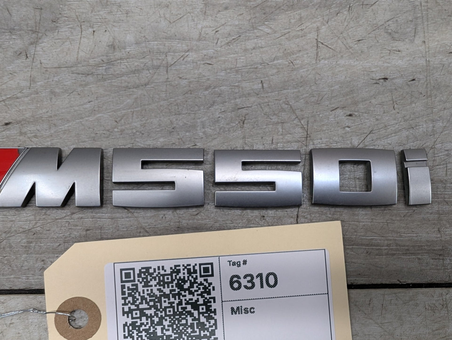 2017-2023 BMW M550i xDrive G30- Liftgate Trunk Lid Lettering Emblem PN: 8072369