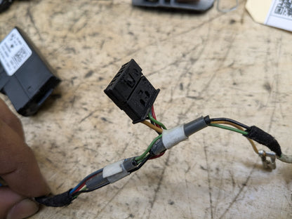 16-19 OEM BMW F90 G11 G12 740 750 Steering Wheel Touch Detection Control Module