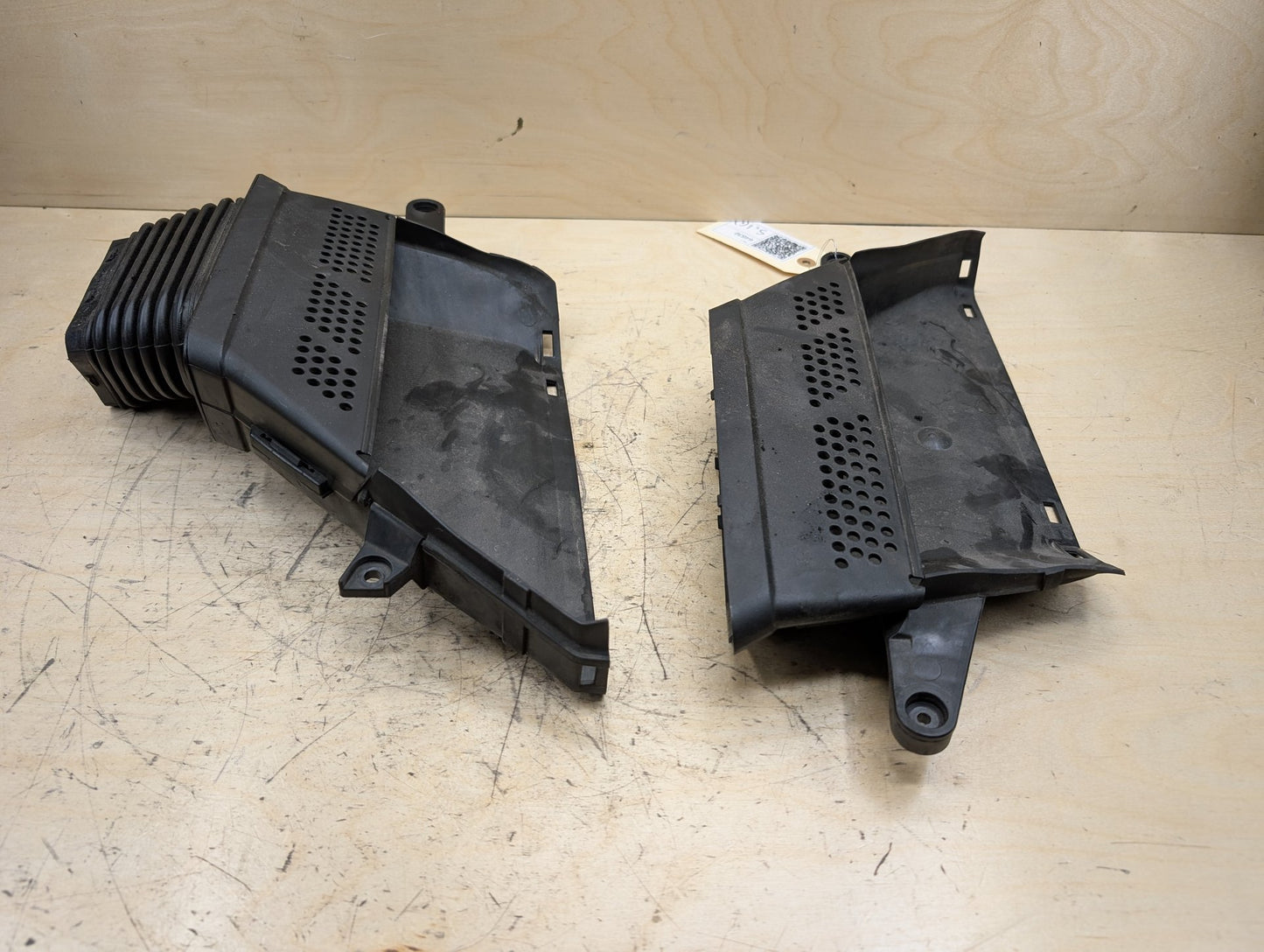 2011-2017 Audi RS5 8T Left Right Air Intake Ducts SET 8K0129618E OEM