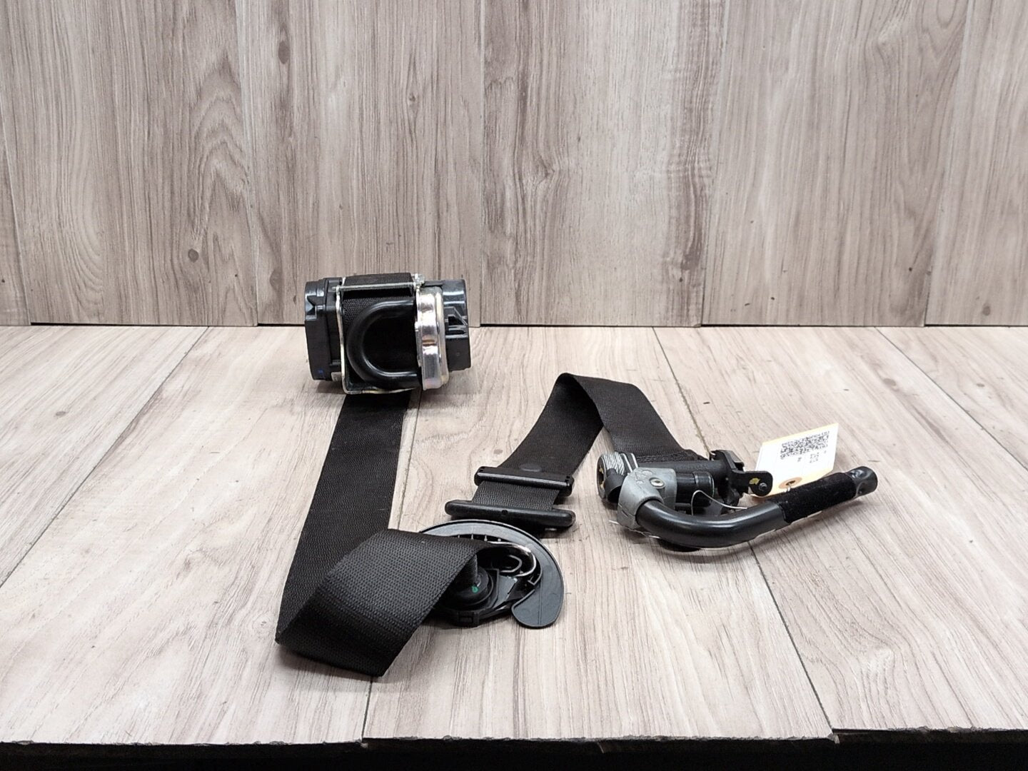 OEM BMW F15 F16 F85 F86 X5 X6 Front Right Passenger Seat Belt Retractor Black