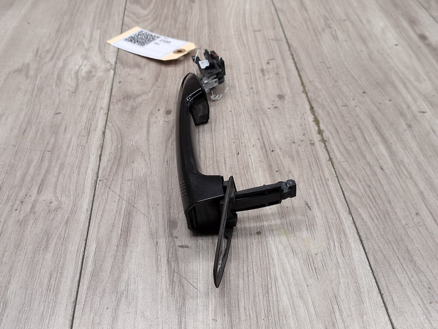 2014 - 2018 BMW X5 F85 Front or Rear Left Driver Exterior Door Handle w/ Comfort Access 7422103 S63B44T2