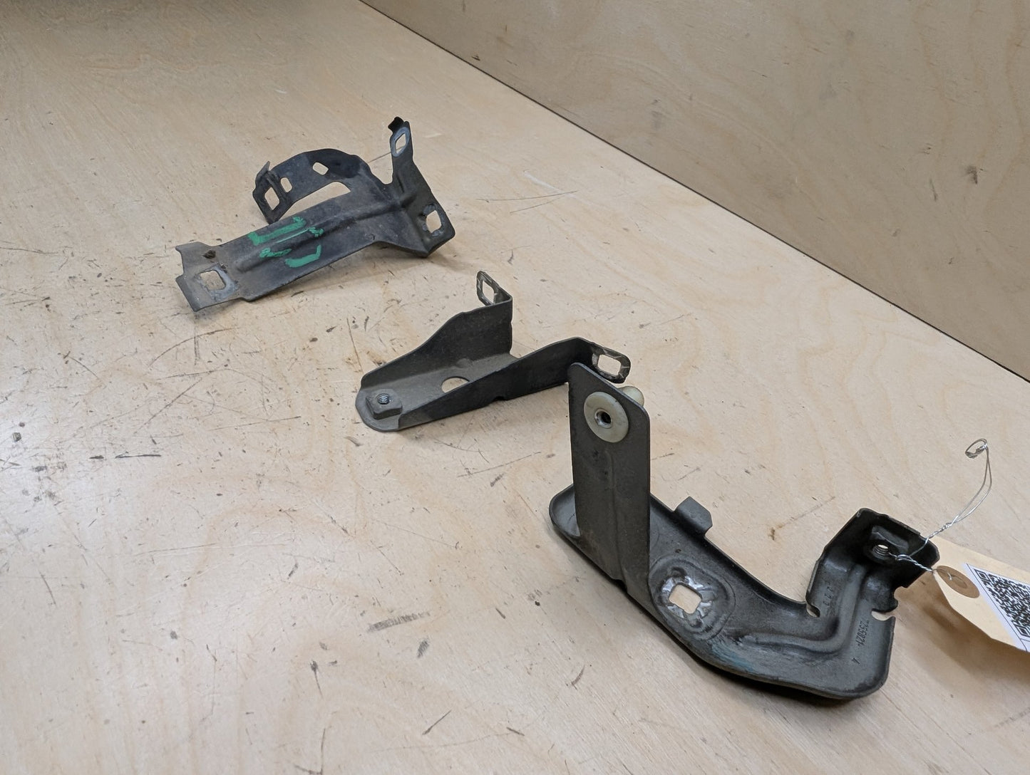 12-20 OEM BMW F30 F32 F33 F36 Front Left Driver Fender Wing Holder Bracket SET