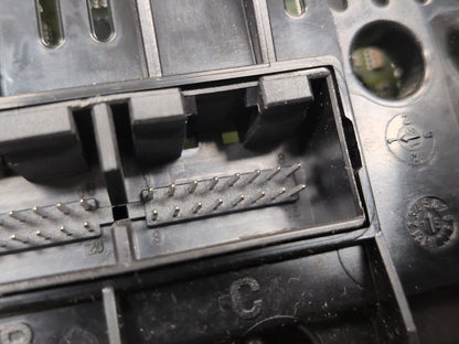 2015-2018 Audi Q3 8U Front AC Heater Climate Control Switch 8U0820043G