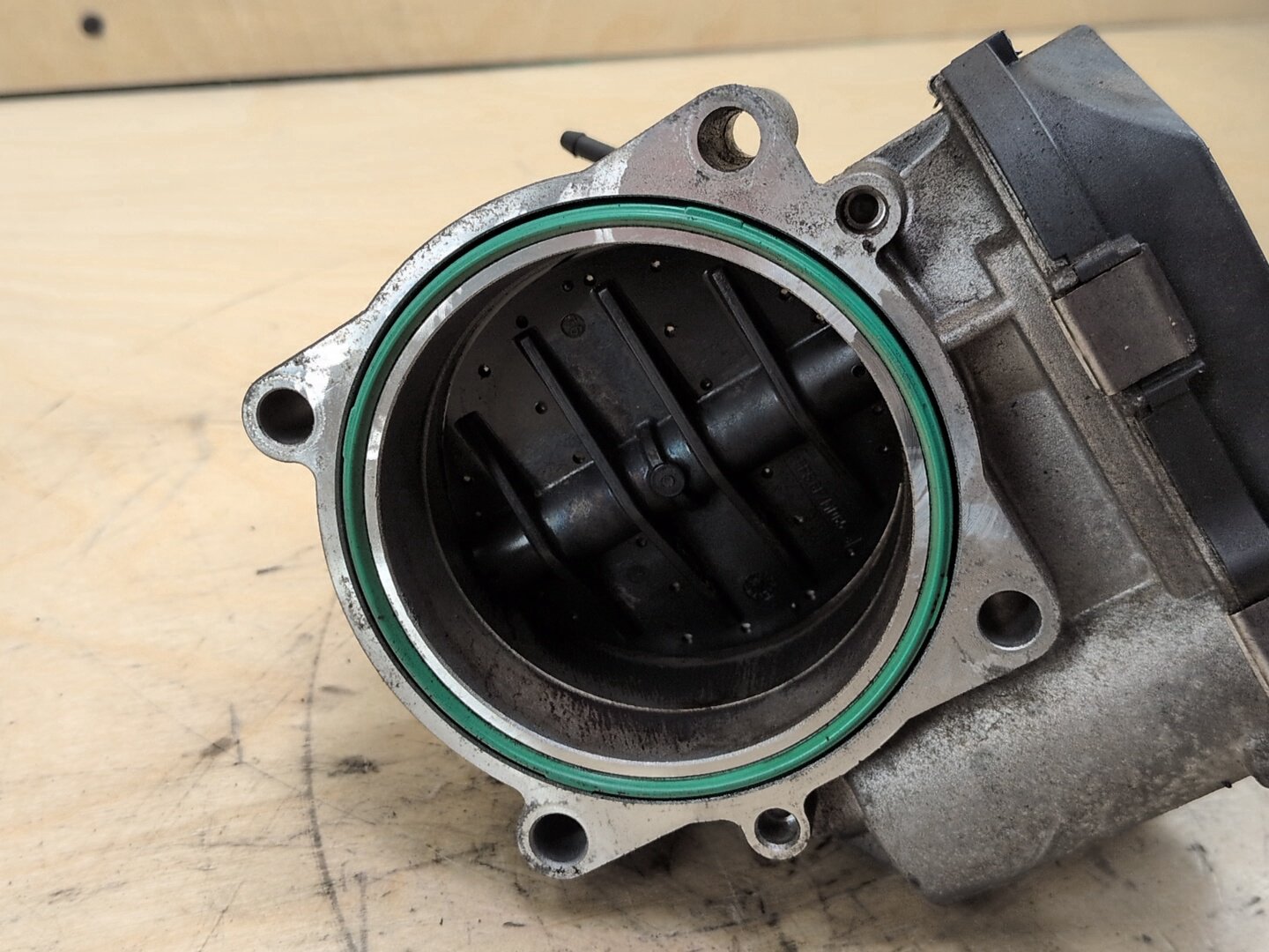 OEM BMW E82 E88 E89 E90 E92 E93 F10 F25 Engine N52 Throttle Body