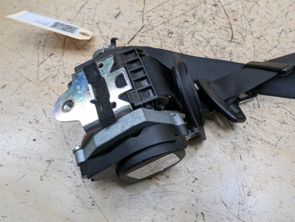 13-16 OEM BMW F01 F02 F10 535 740 750 M5 Front Left Driver Side Seatbelt Buckle