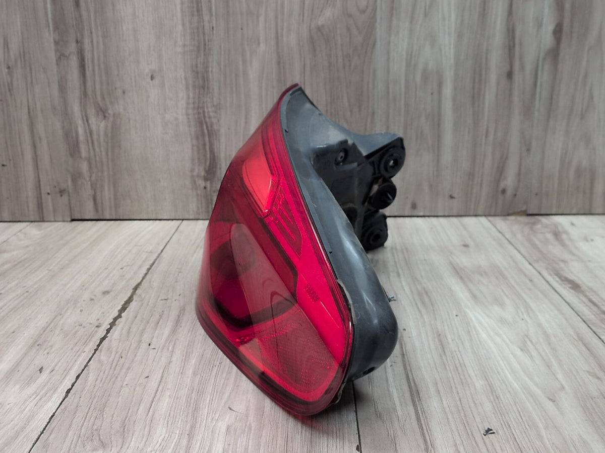 17-20 OEM BMW F90 G30 530 540 M550 M5 Rear Passenger Side Outer Tail Light