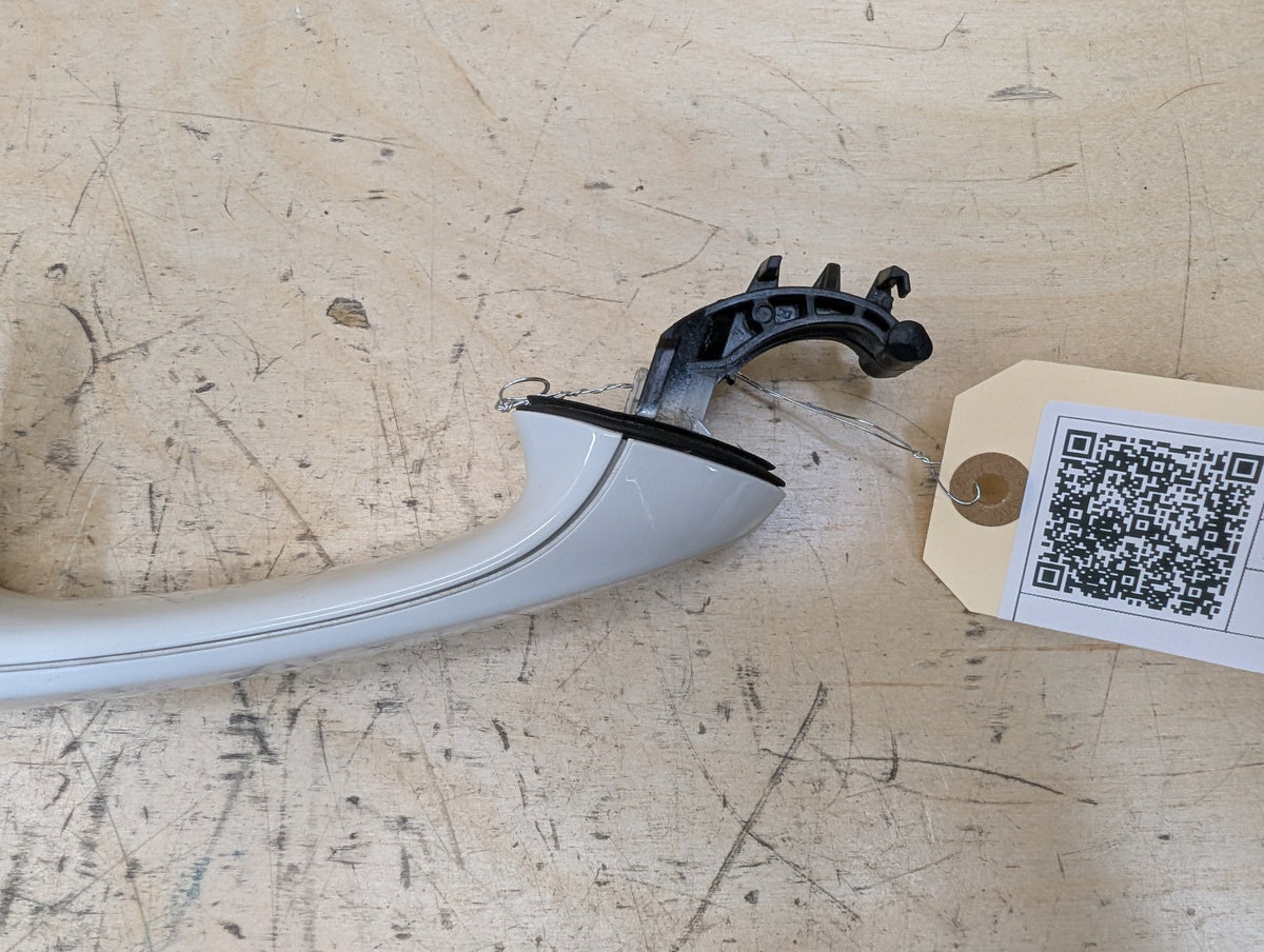 2019-2026 BMW 330i G20 Front or Rear Right Passenger Exterior Door Handle 9491458 OEM