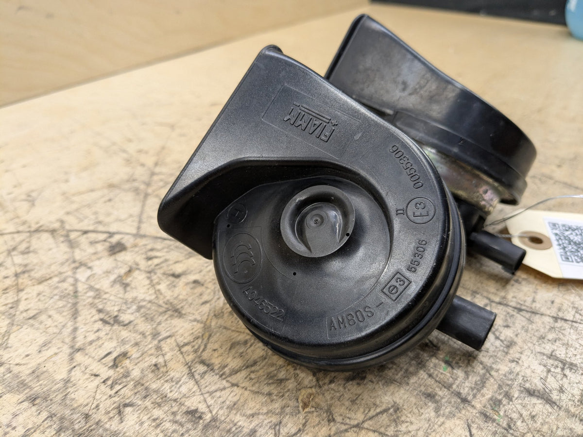 2007-2013 BMW 328i E92 Alarm Horns SET 7159421 OEM