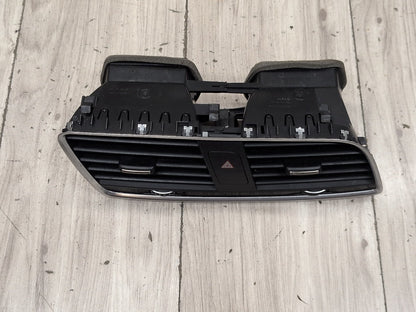15-18 OEM Audi Q3 8U Dashboard Dash Board Middle Center Air Vent