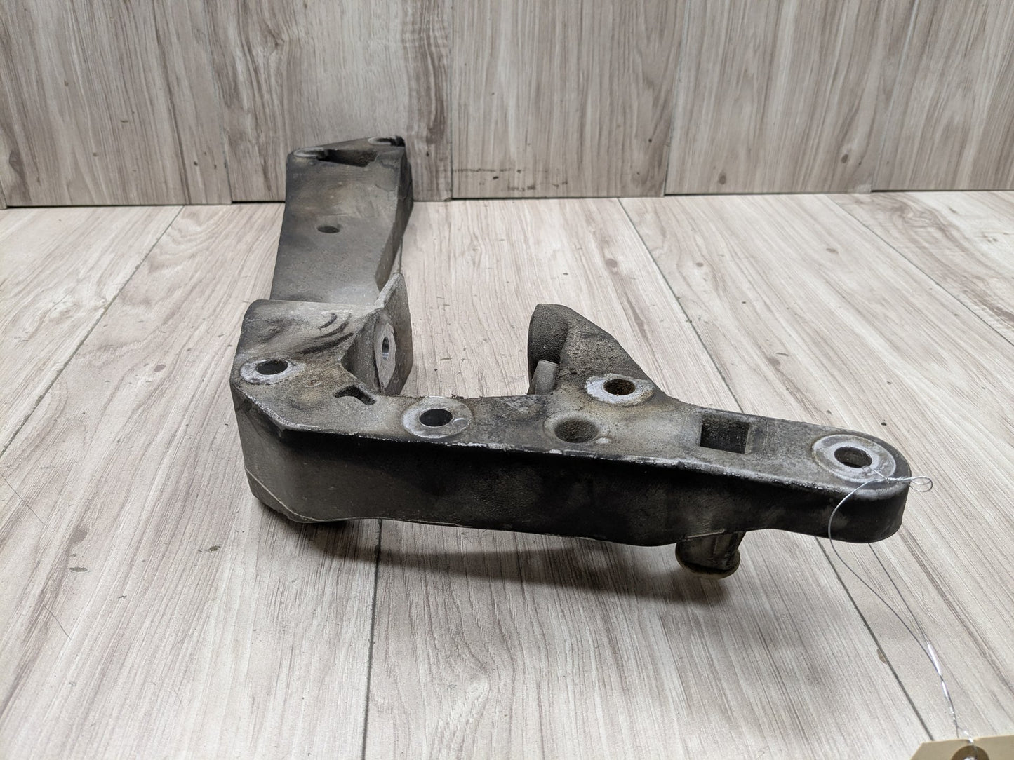 2019 - 2026 BMW X5 G05 Transmission Mount Bracket 8486998 N63B44M3