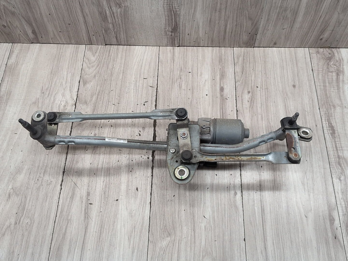 15-18 OEM Audi Q3 8U Front Windshield Wiper Linkage Motor 8U1955023