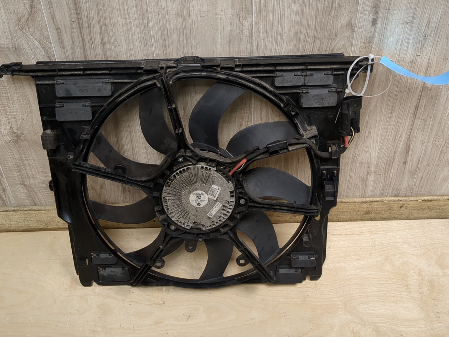 2011 - 2016 BMW 535i F10 Radiator Fan Shroud Housing w/ Motor 7647652 N55B30A