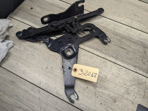 14-19 OEM BMW F15 F16 F85 F86 X5 X6 Left Right Hood Hinge Support Bracket SET