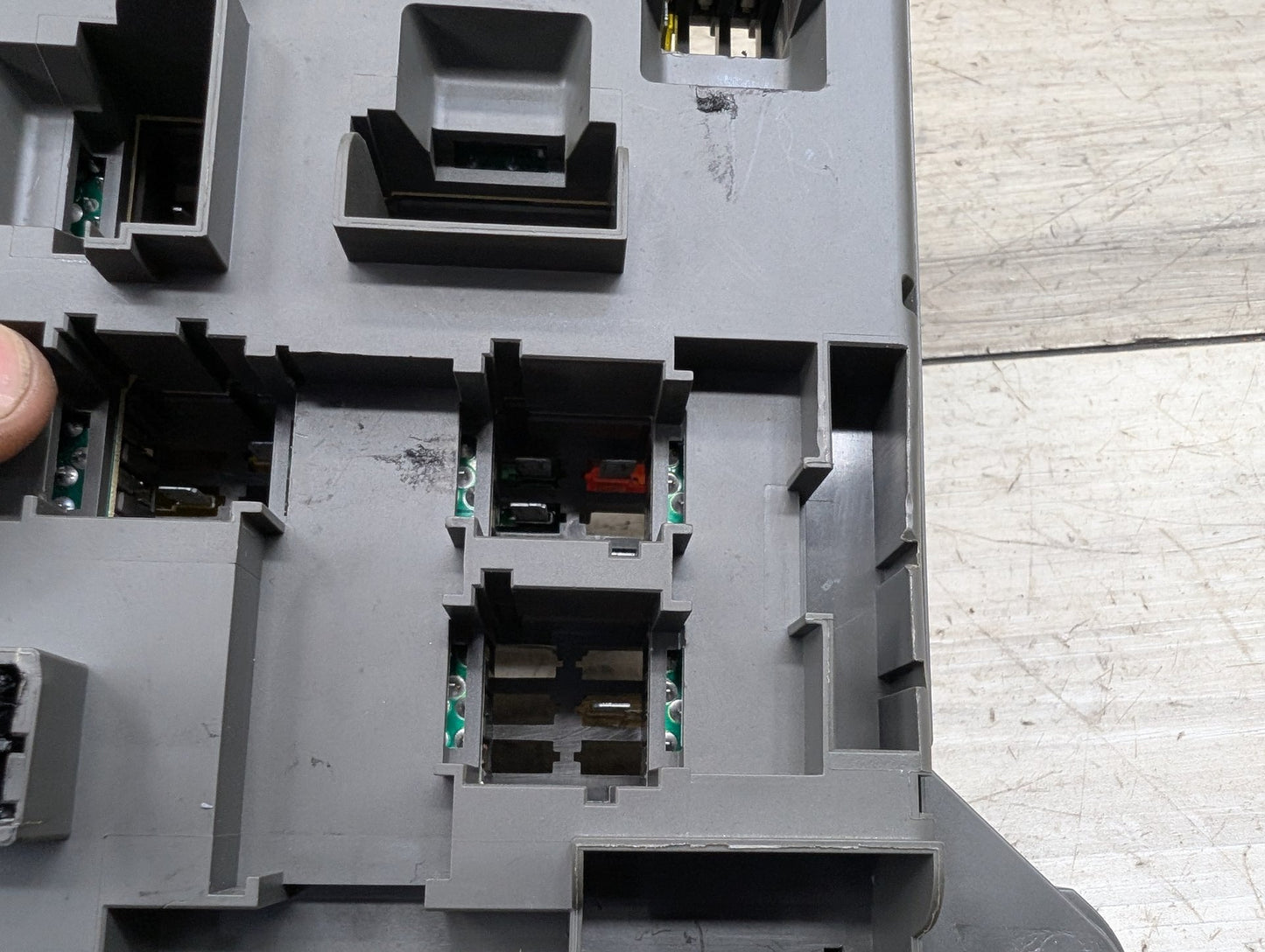 2007 - 2013 BMW X5 E70 Rear Power Distribution Fuse Box 6931687 N62B48B
