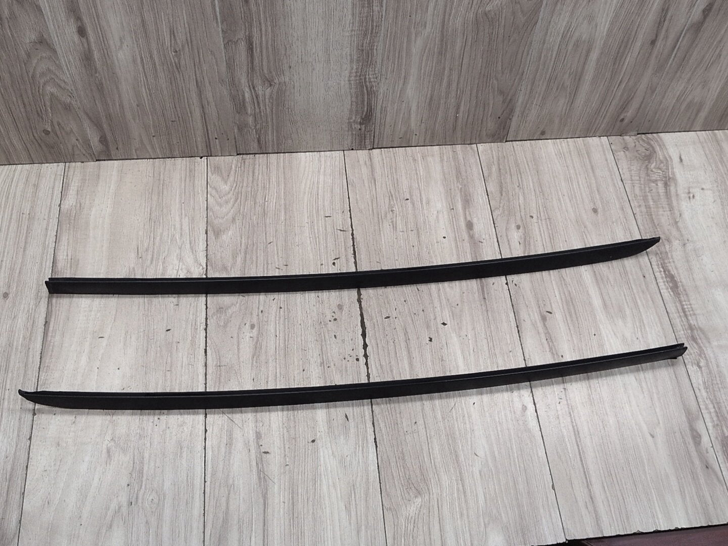 2008-2010 BMW 535i E60 Front Left Right Side Windshield Drip Trim Molding SET 7045448