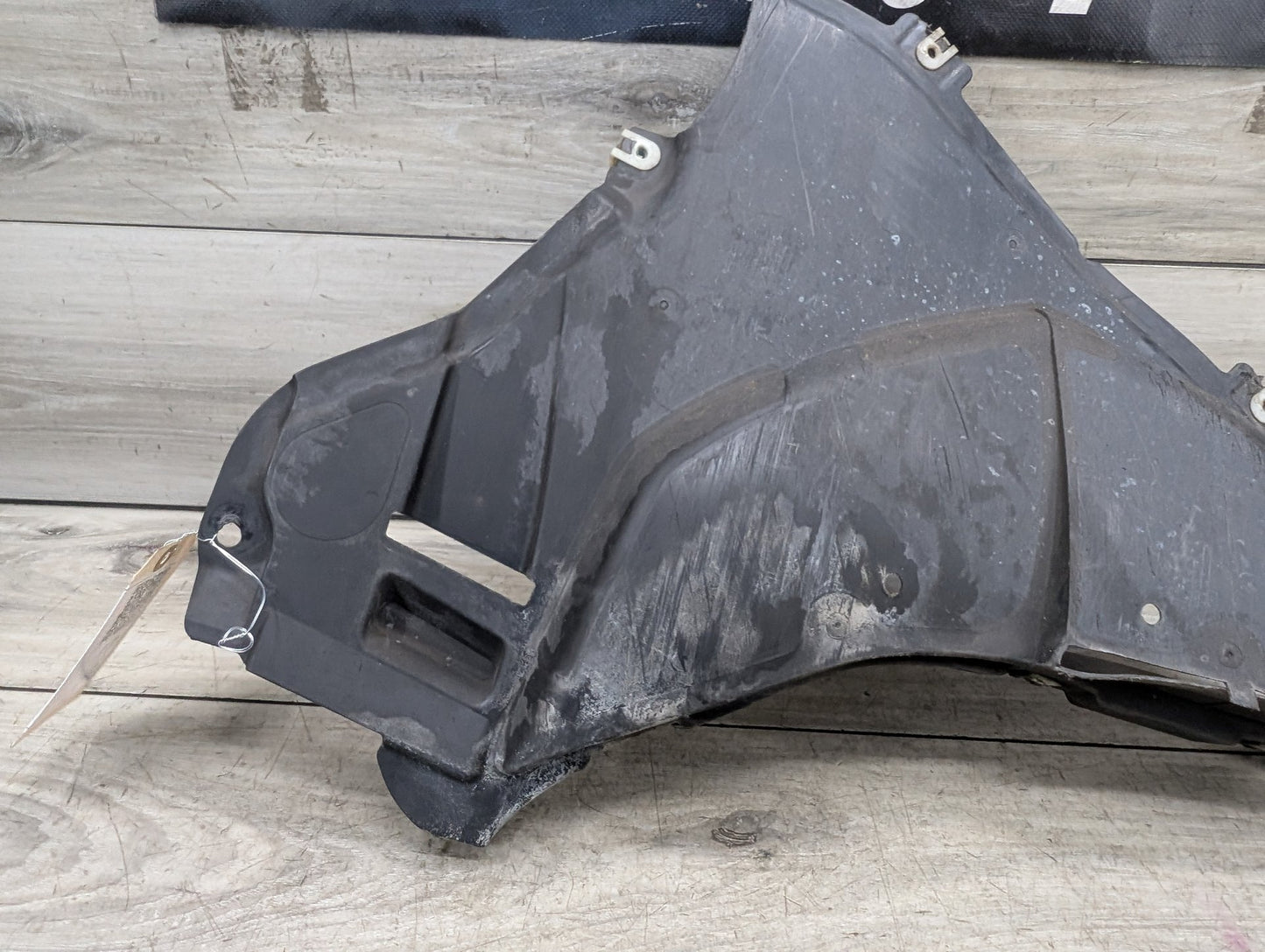 17-20 BMW 530i 540i 530e Front Driver Left Inner Fender Liner Underbody Cover