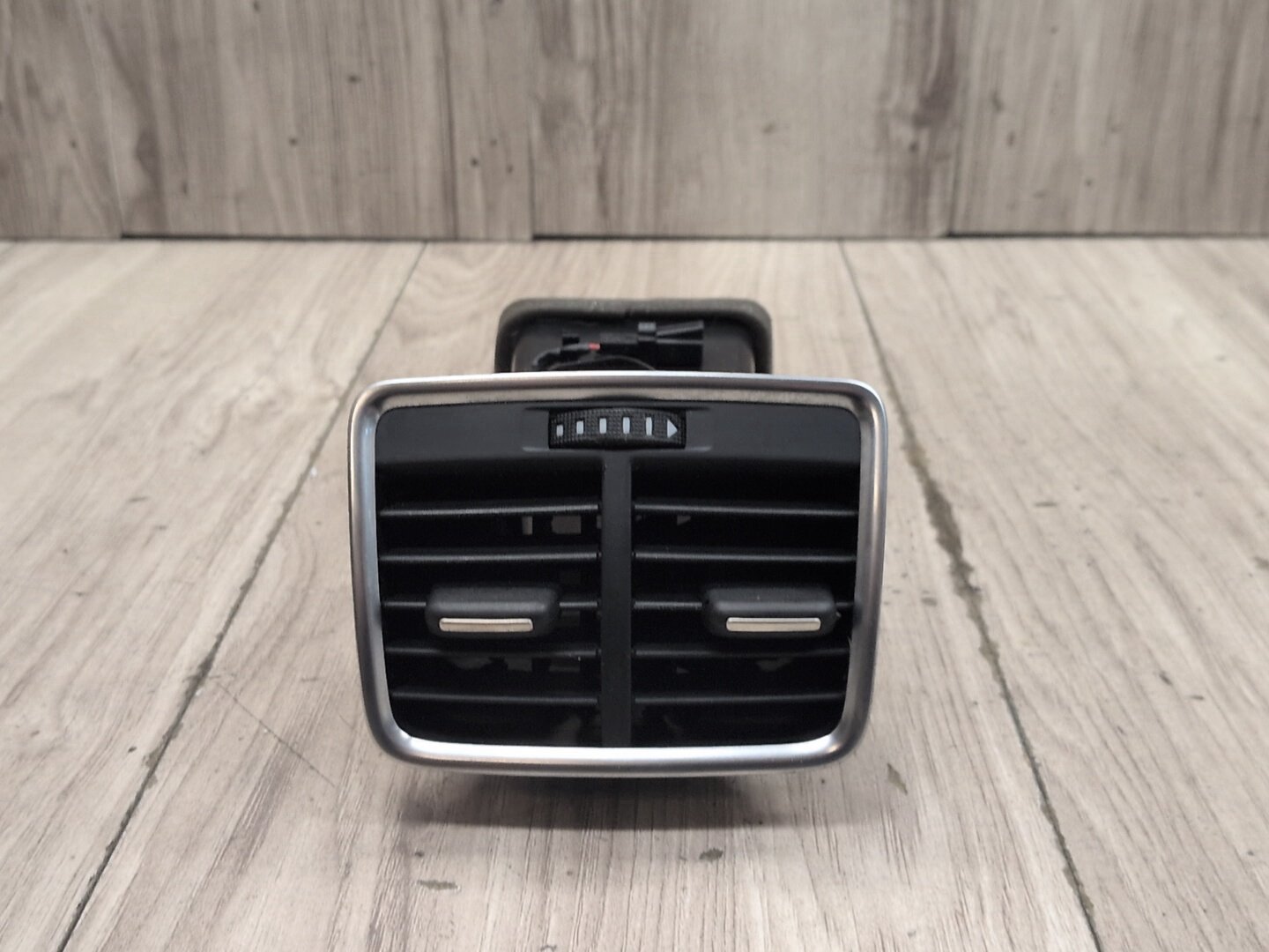 2015-2018 Audi Q3 8U Rear Center Console Air Vent Grille 8U0819203A