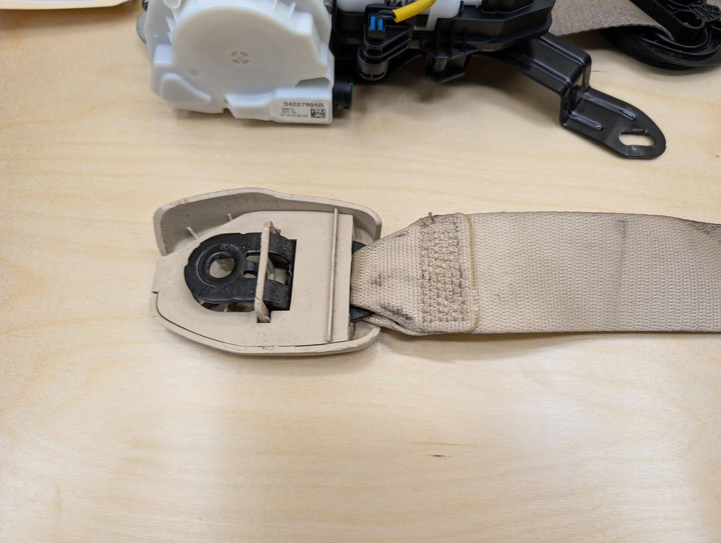OEM BMW F97 G01 G02 X3 X4 FRONT Left Driver Seatbelt Seat Belt Retractor BEIGE