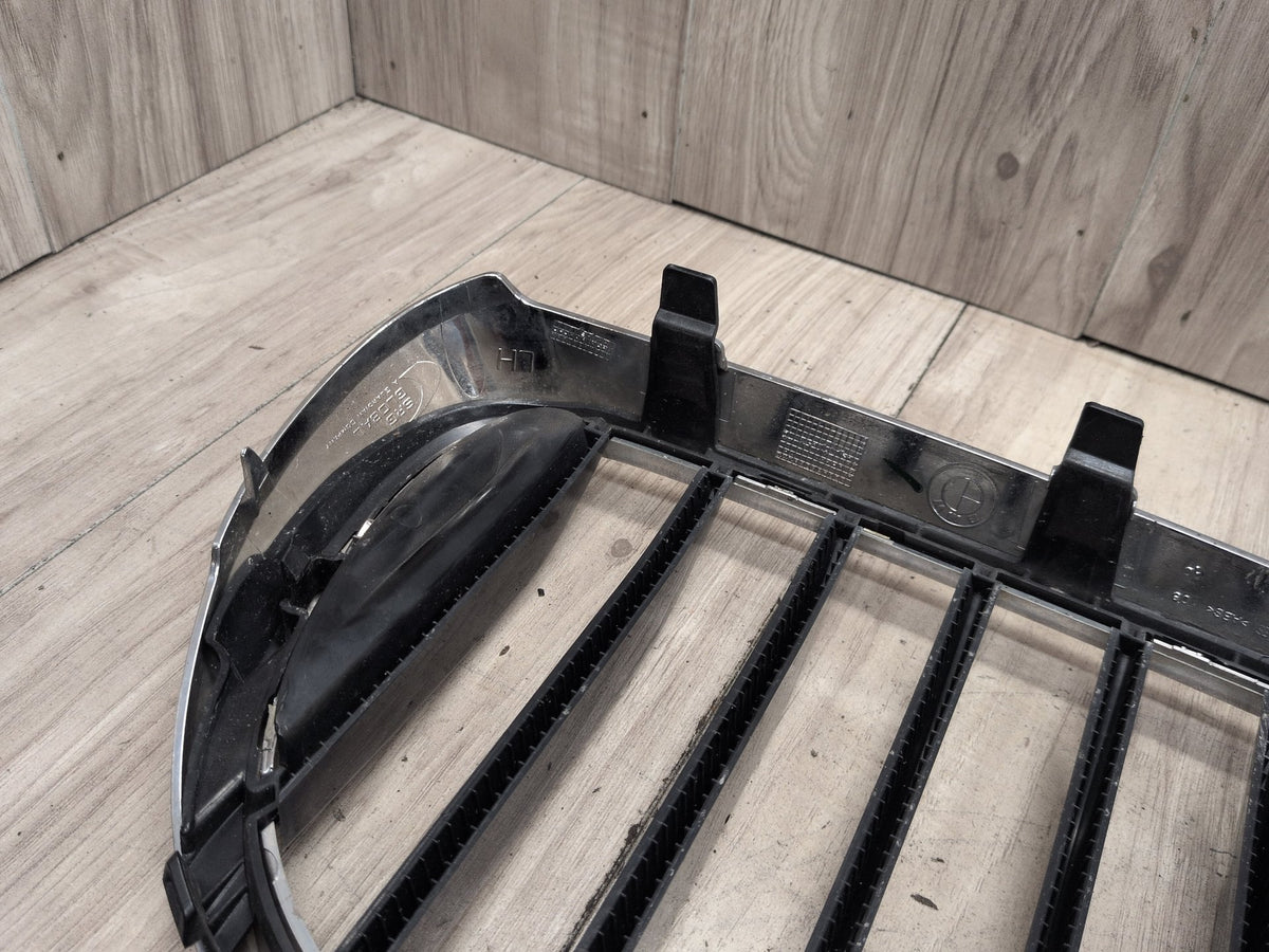 2016-2019 BMW 740Li G12 Front Left Upper Bumper Cover Kidney Grille 7357011 OEM