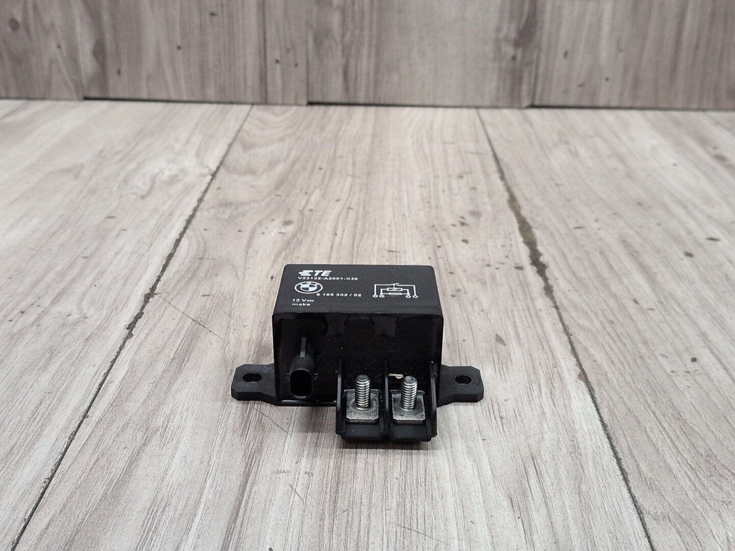 OEM BMW F10 F13 F02 F30 F32 F80 F82 F85 M3 M4 M6 Cooling Fan Relay Control 130A