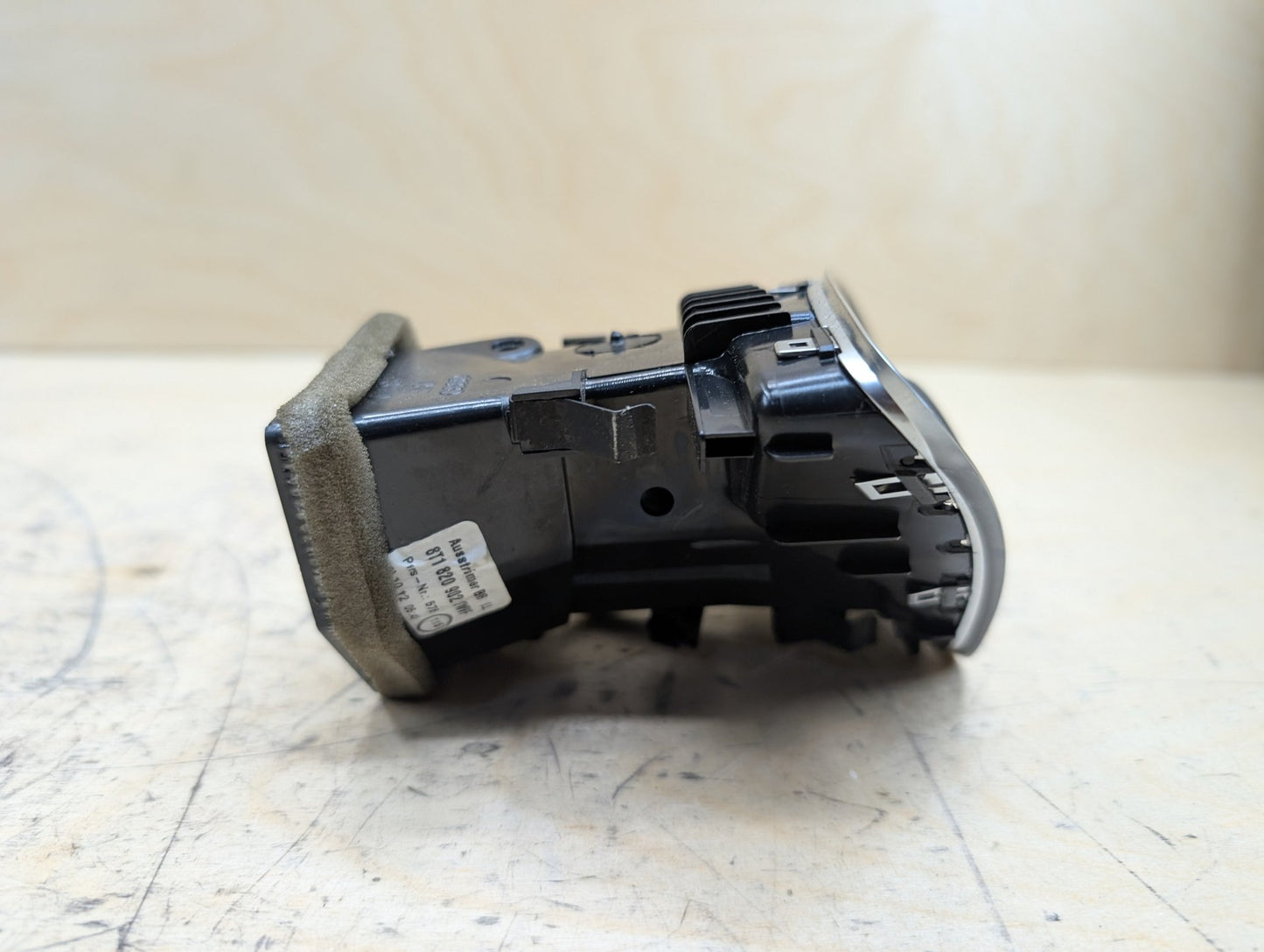 2011-2017 Audi RS5 8T Dashboard Dash Board Right Passenger Air Vent 8T1820902G OEM