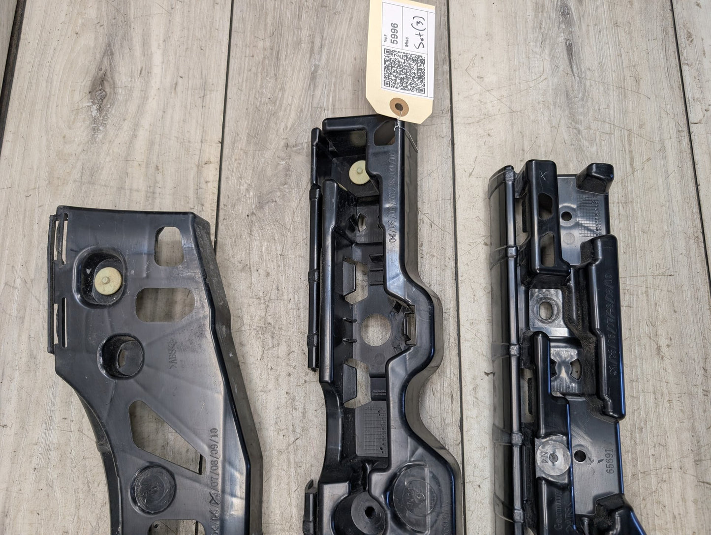 2016-2022 BMW 750Li G12 Left Driver Side Skirt Rocker Panel Brackets SET 7387347