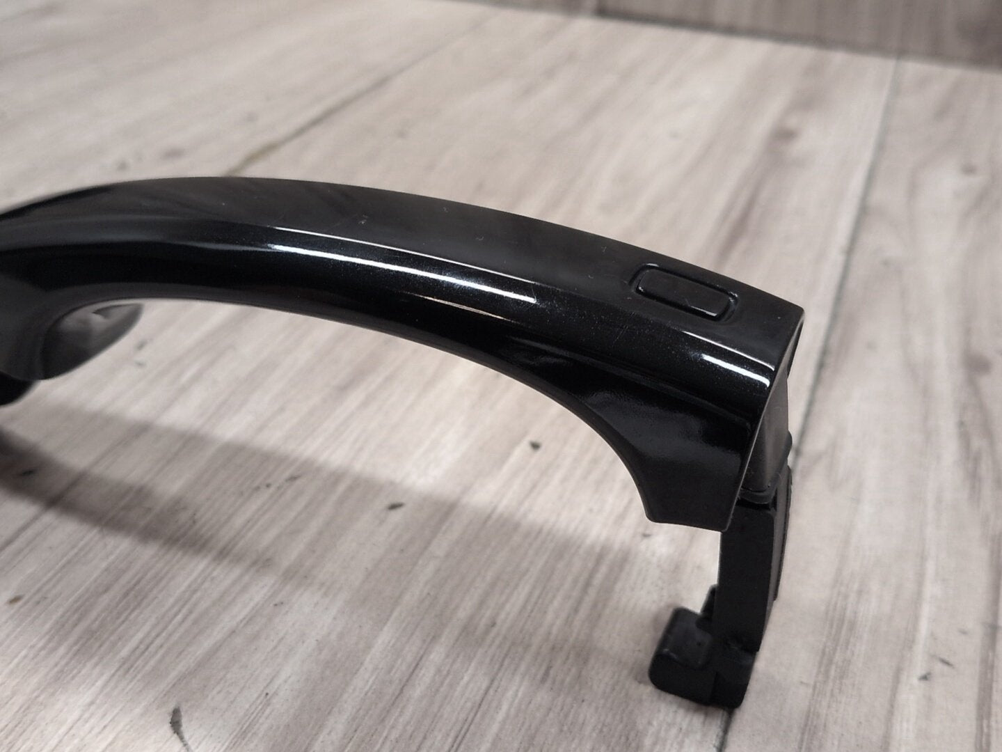 2015-2018 Audi Q3 8U Front or Rear Left Driver Exterior Door Handle w/ Comfort Access 8T0837205A