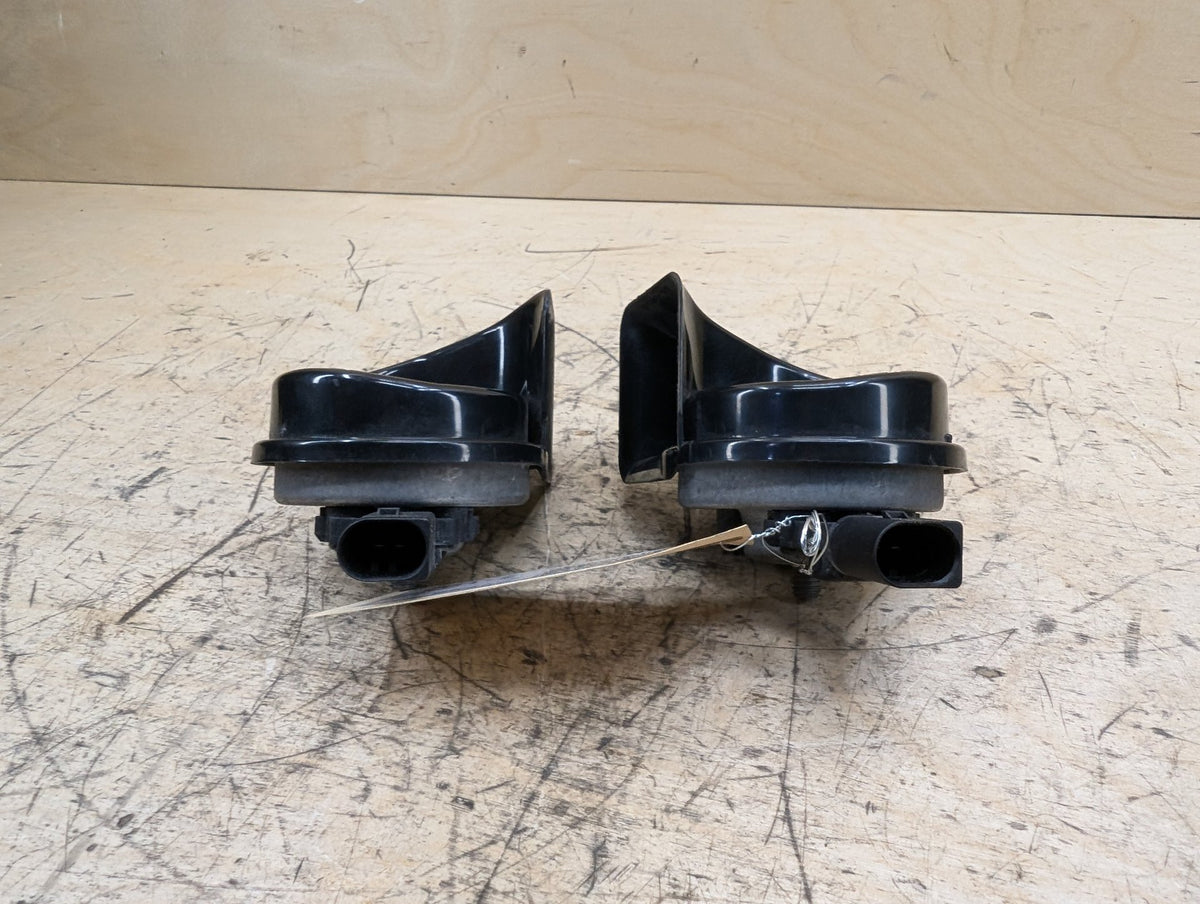 2019-2026 BMW X5 G05 Alarm Horns SET 7342945 OEM