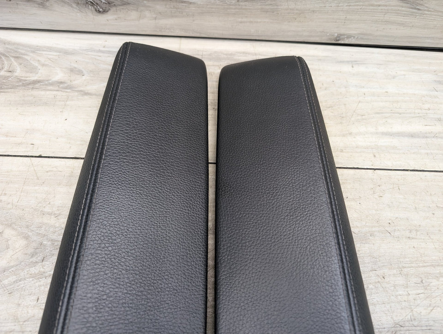 2017-2023 BMW M550i xDrive G30 Center Console Armrest Arm Rest 9382234