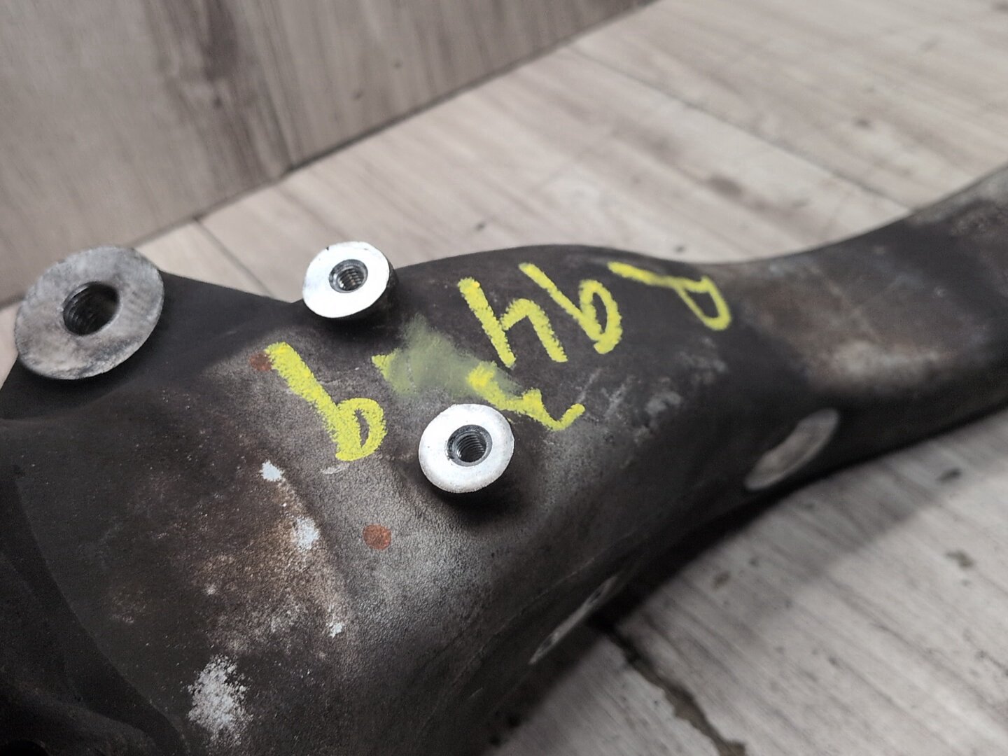 2014 - 2018 BMW X5 F85 Front Right Passenger Spindle Knuckle w/ Bearing 6869870 S63B44T2