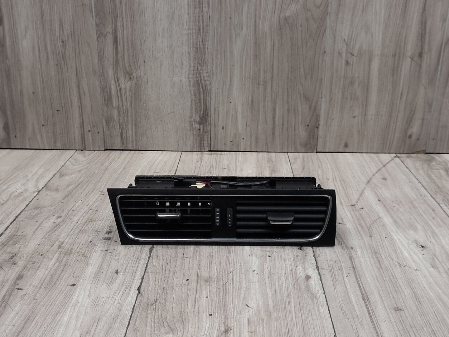 2010-2016 Audi S4 B8 Dashboard Dash Board Middle Center Air Vent 8T1820951C OEM