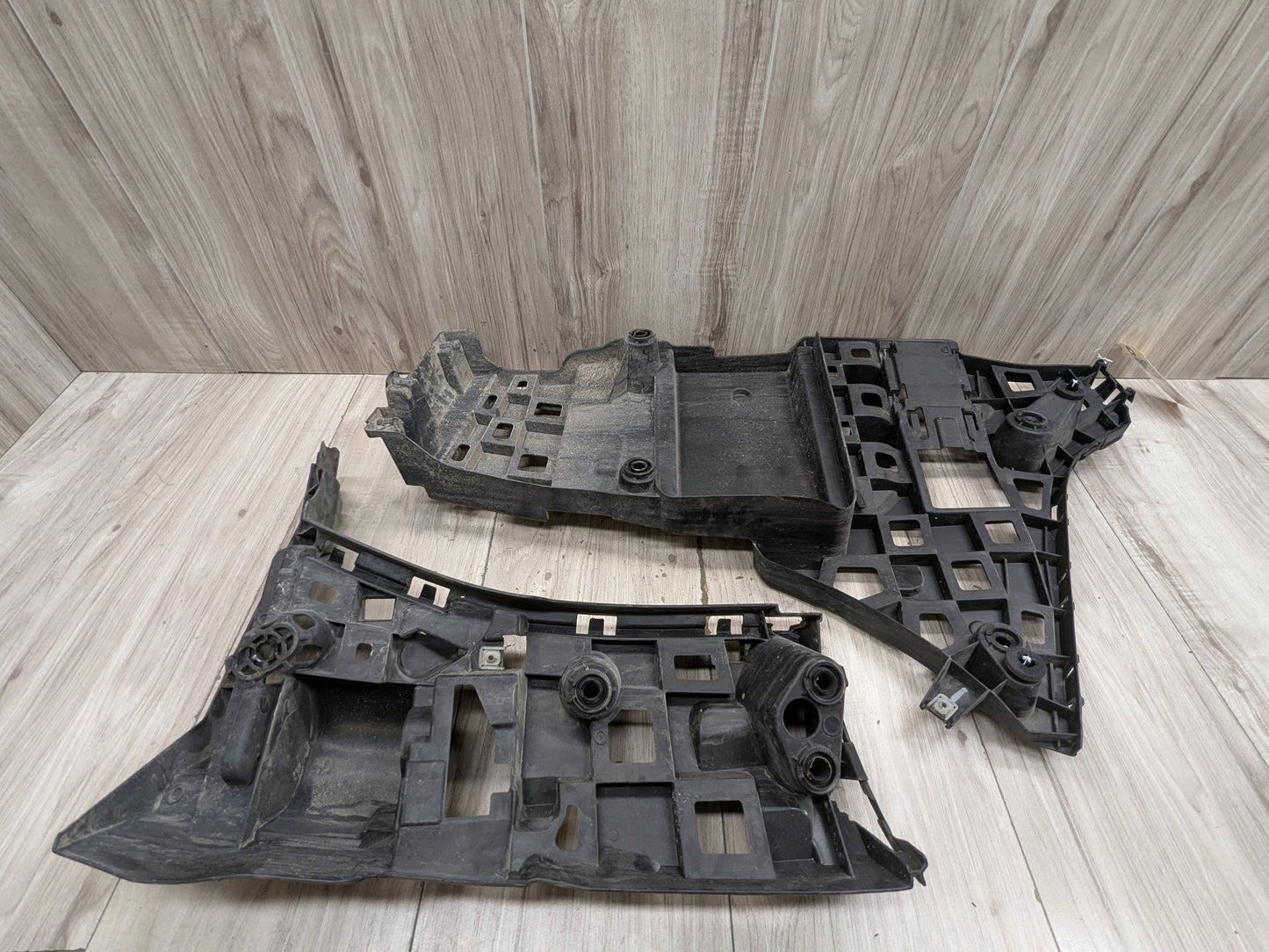 2019 - 2026 BMW X5 G05 Rear Left Driver Bumper Support Brackets SET 8069247 N63B44M3