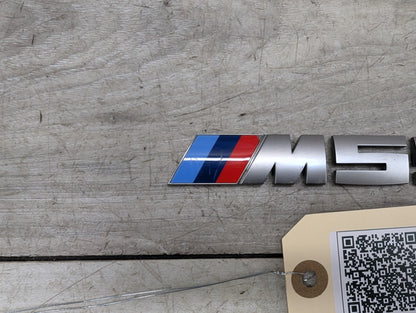 2017-2023 BMW M550i xDrive G30- Liftgate Trunk Lid Lettering Emblem PN: 8072369