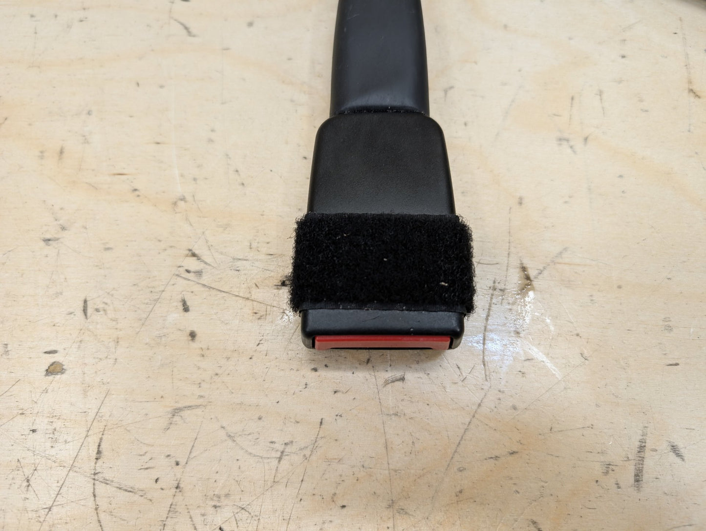 OEM BMW E82 E84 E88 E89 E90 E92 Front Right Passenger Seat Belt Buckle Tensioner