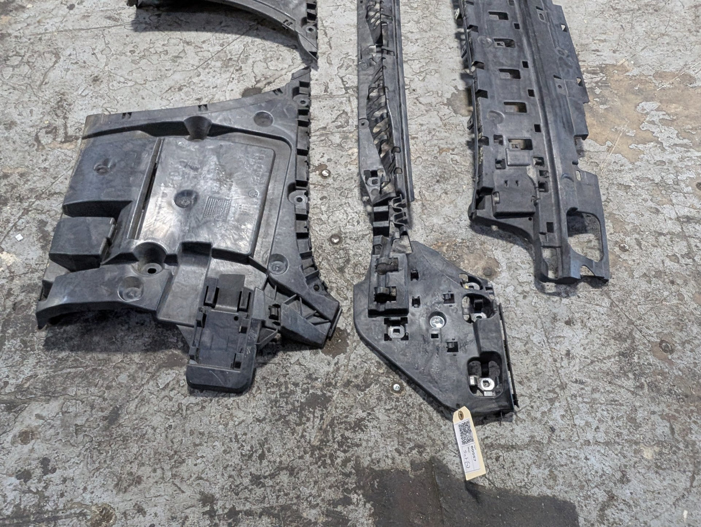 2017-2023 BMW 530i G30 Rear Left Right Center Bumper Support Brackets SET 7387296