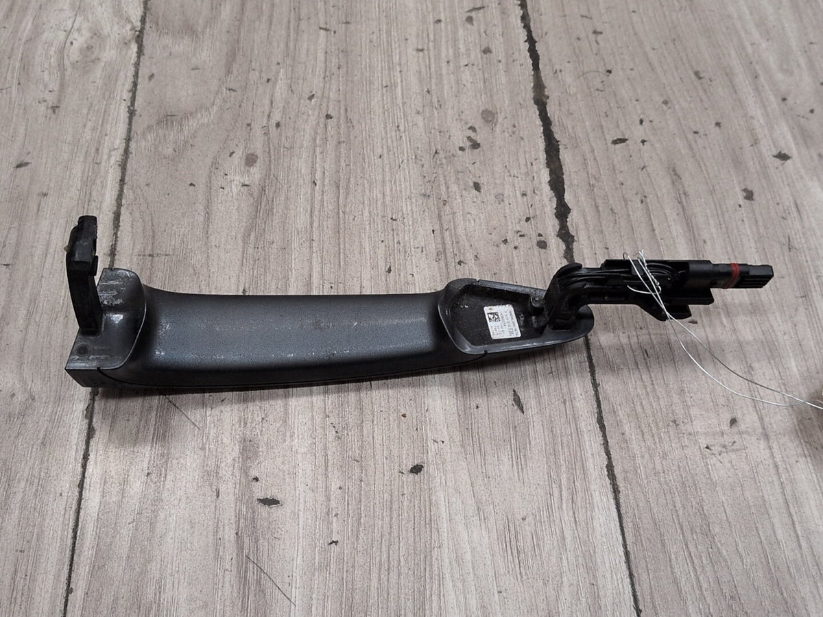 12-18 OEM BMW F30 F32 F80 Front Right Passenger Door Handle COMFORT ACCESS Gray
