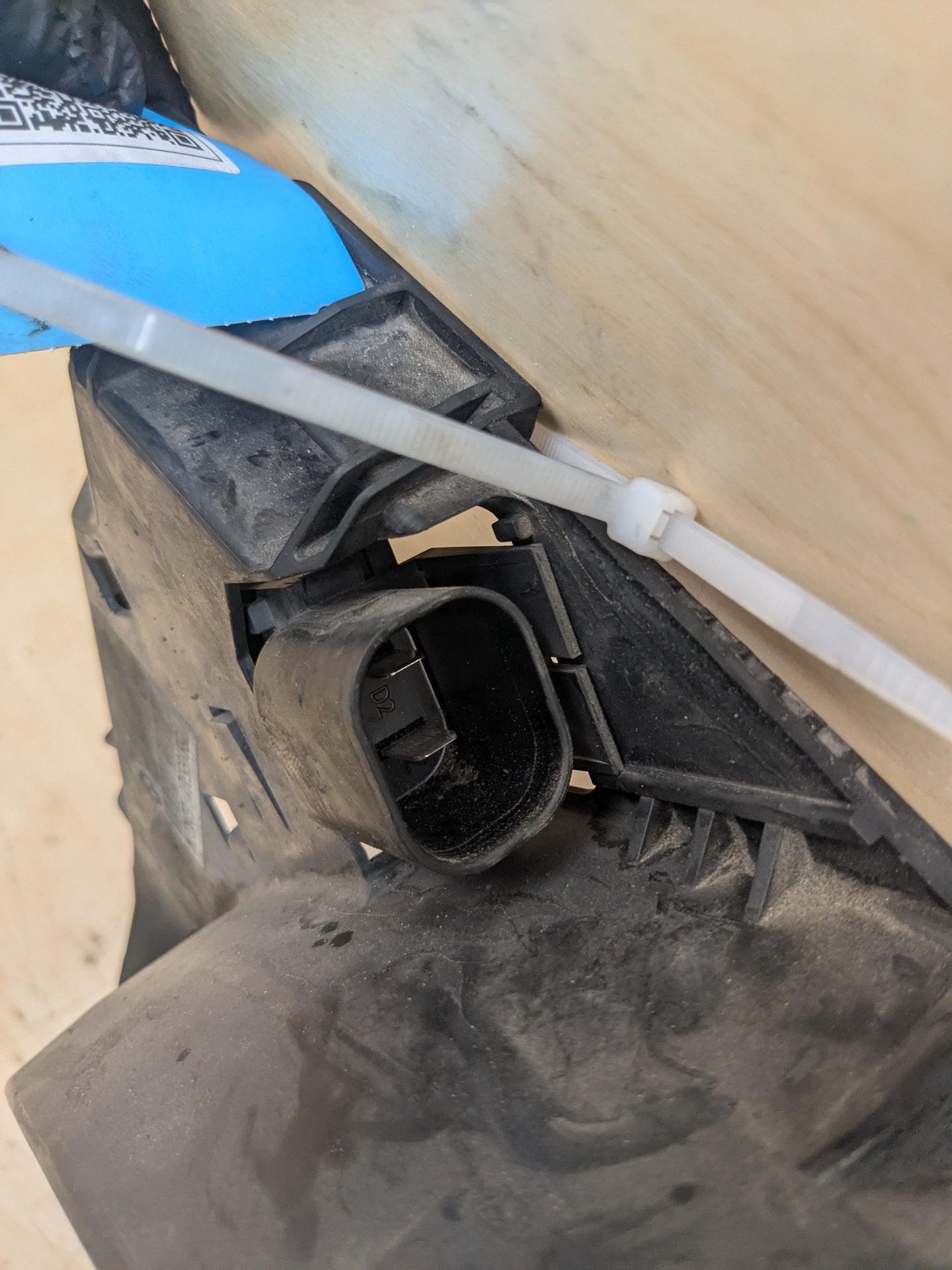 2007-2013 BMW 328i E93 Radiator Fan Shroud Housing w/ Motor 5A3F107