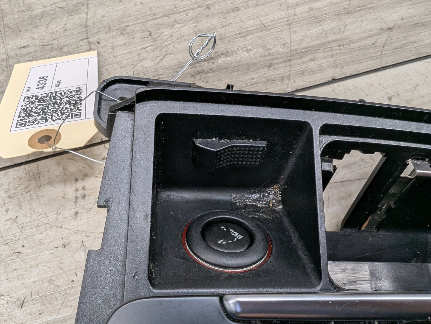 2008 - 2017 Audi S5 8T Center Console Ashtray Ash Tray 8K0857951