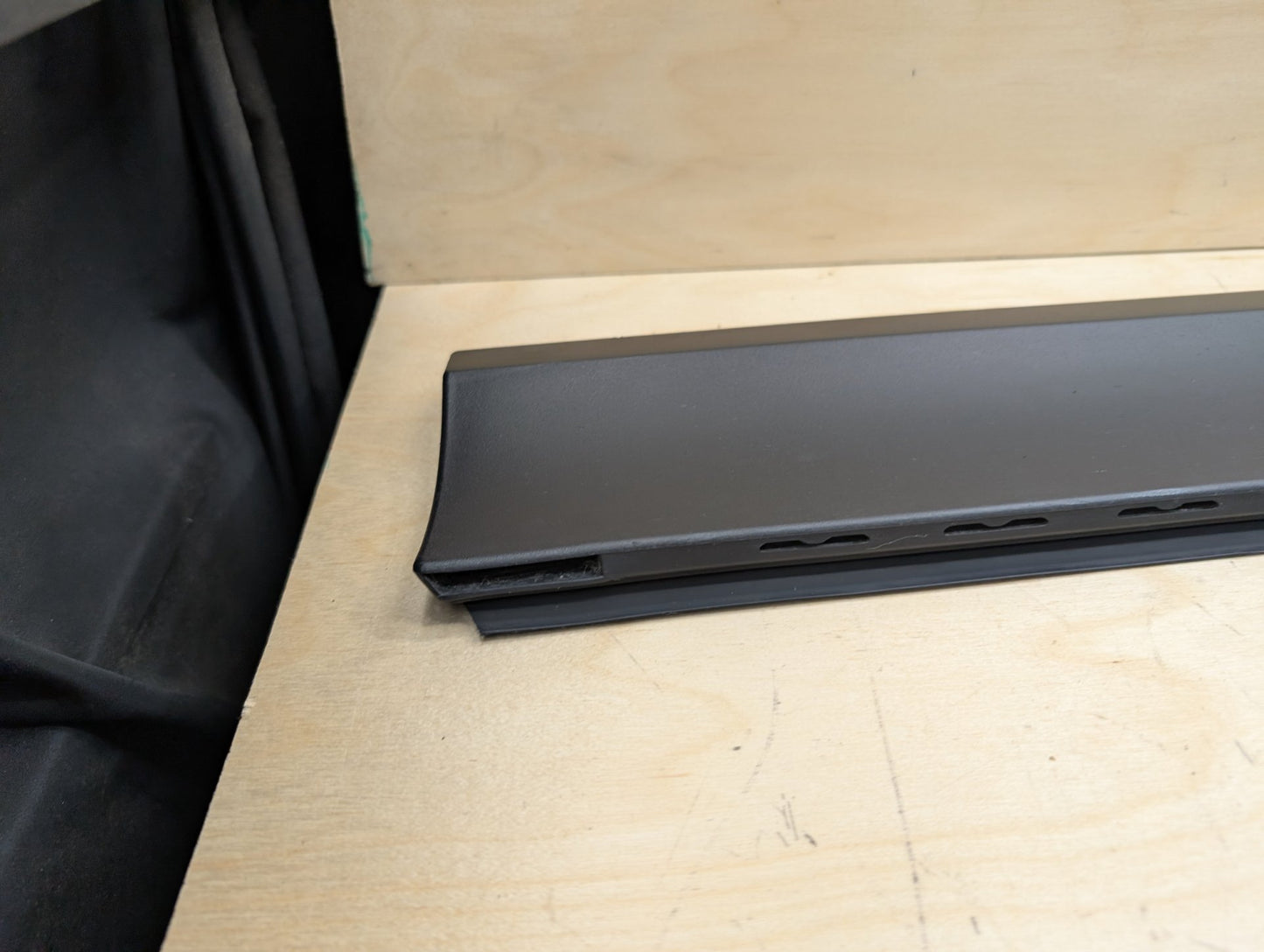 2011-2016 BMW X3 F25 Front Right Passenger Exterior Door Trim Molding 7205780