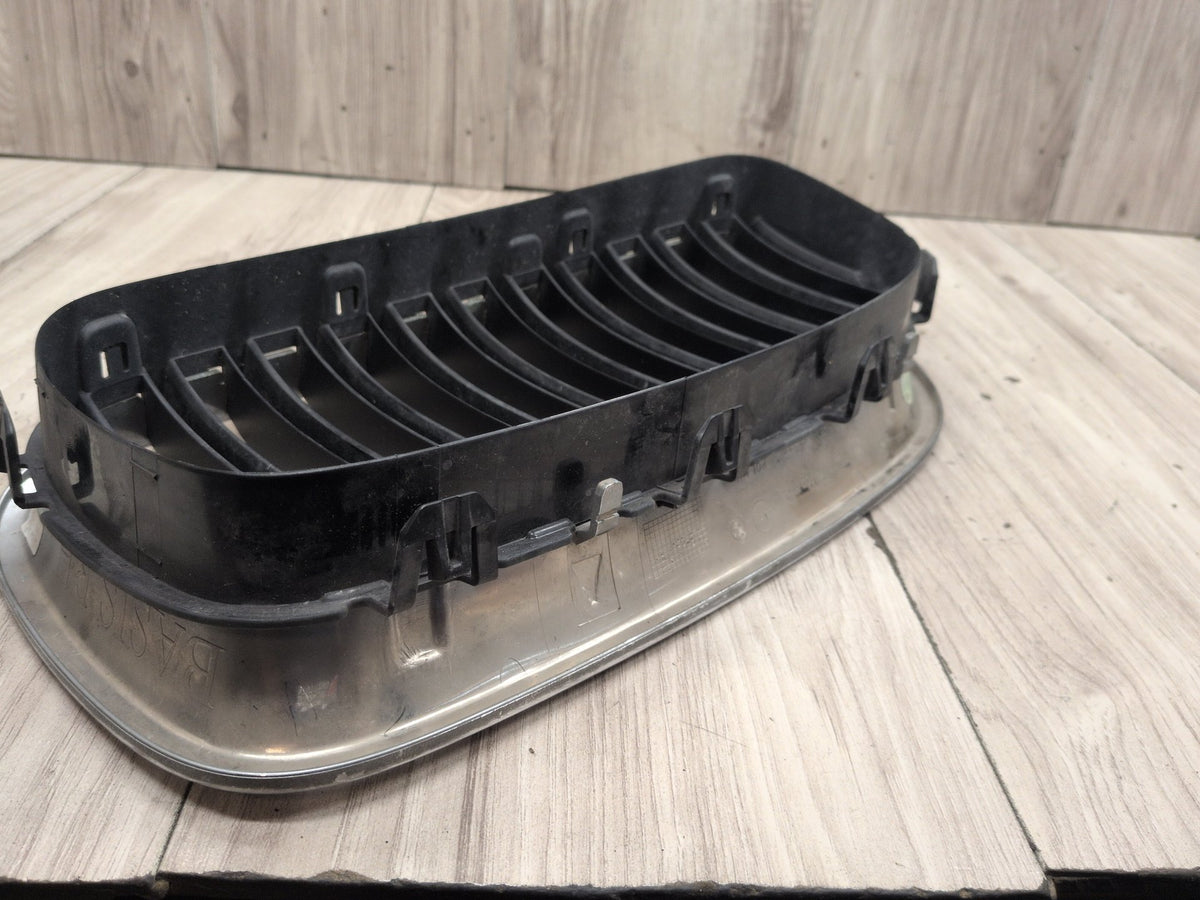 2011-2016 BMW M5 F10 Front Right Passenger Upper Bumper Cover Kidney Grille OEM