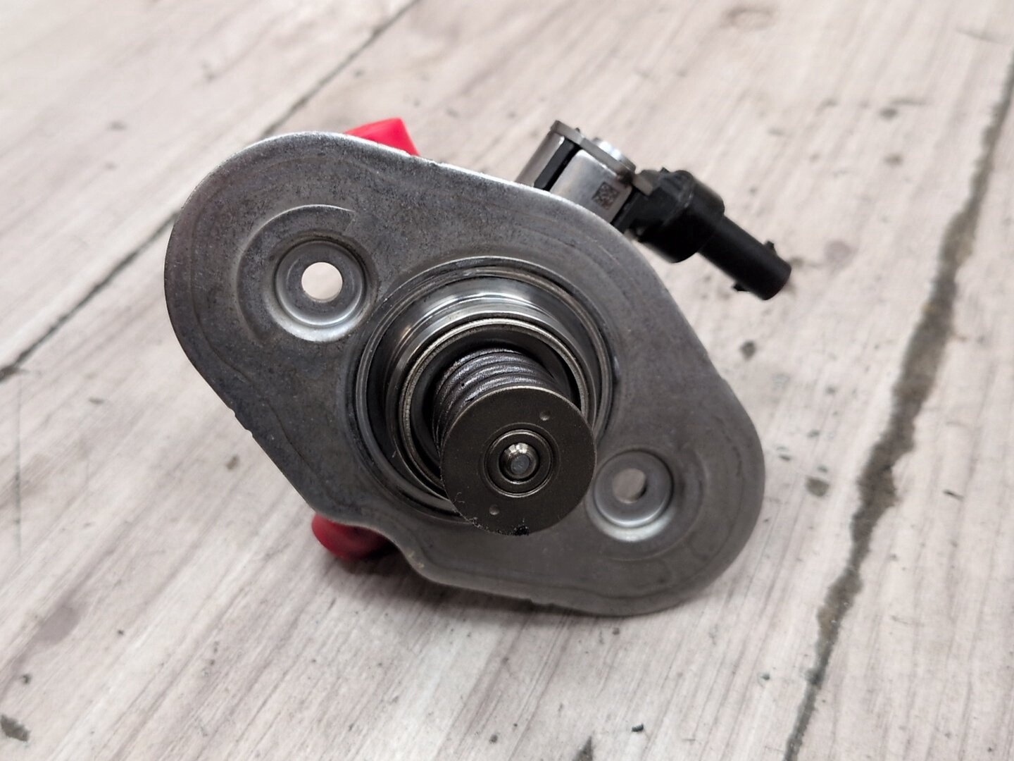16-20 OEM BMW G11 G12 750 G30 M550 Engine N63R HPFP High Pressure Fuel Pump 1-4