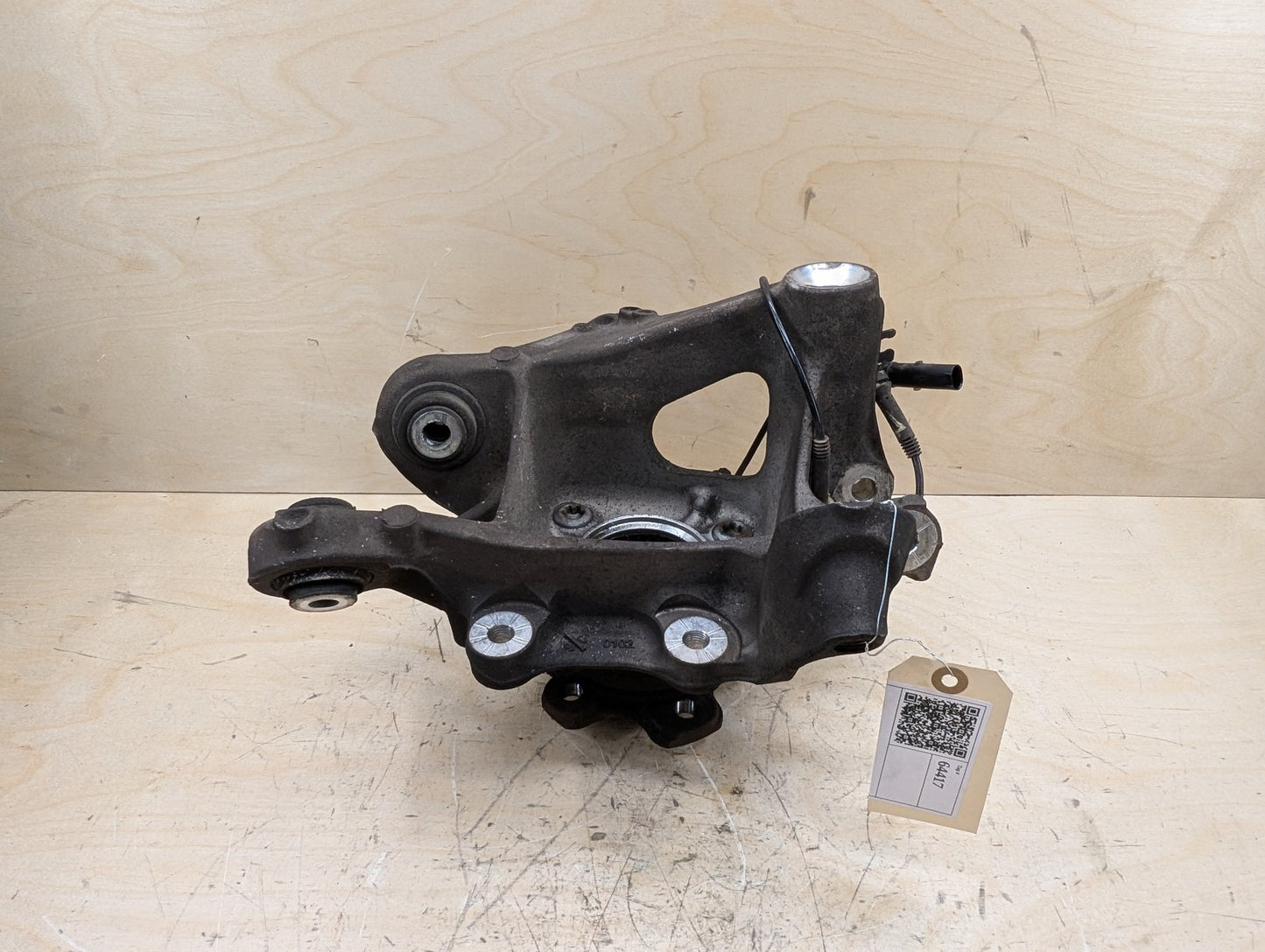 2016-2022 BMW 750i G12 Rear Left Driver Spindle Knuckle w/ Bearing 6865661