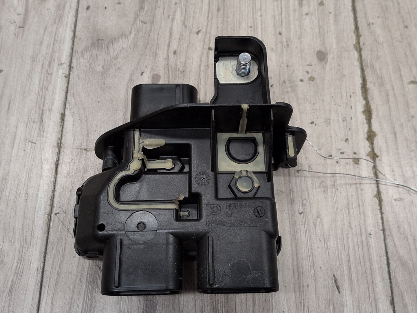 2014 - 2018 BMW X5 F85 Rear Battery B+ Terminal Junction Point Relay Fuse Box 9285503 S63B44T2