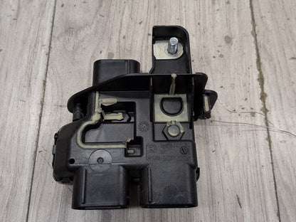 2014 - 2018 BMW X5 F85 Rear Battery B+ Terminal Junction Point Relay Fuse Box 9285503 S63B44T2