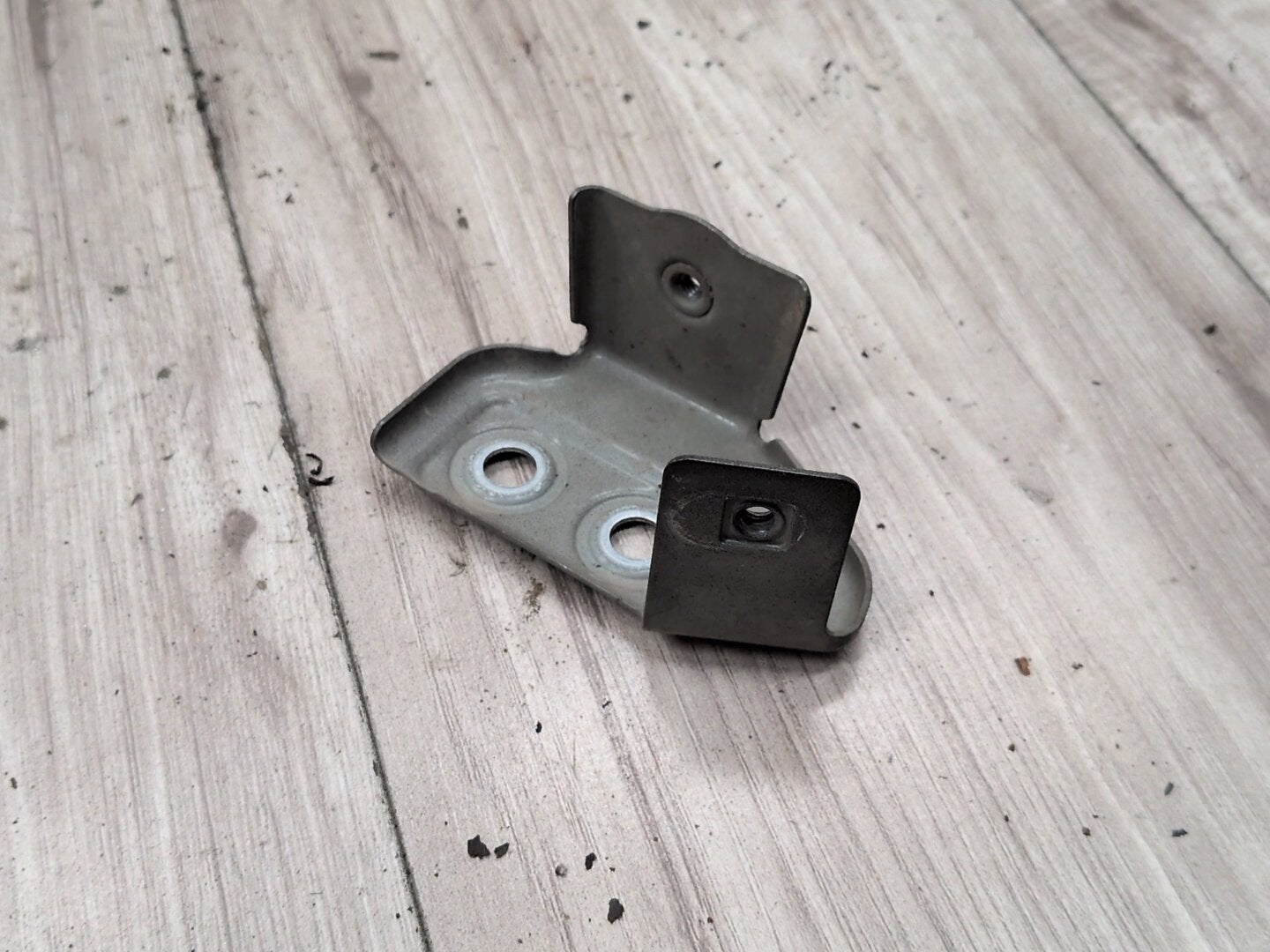2016-2022 BMW 750i G12 Front Right Passenger Fender Brackets SET 7413402 OEM