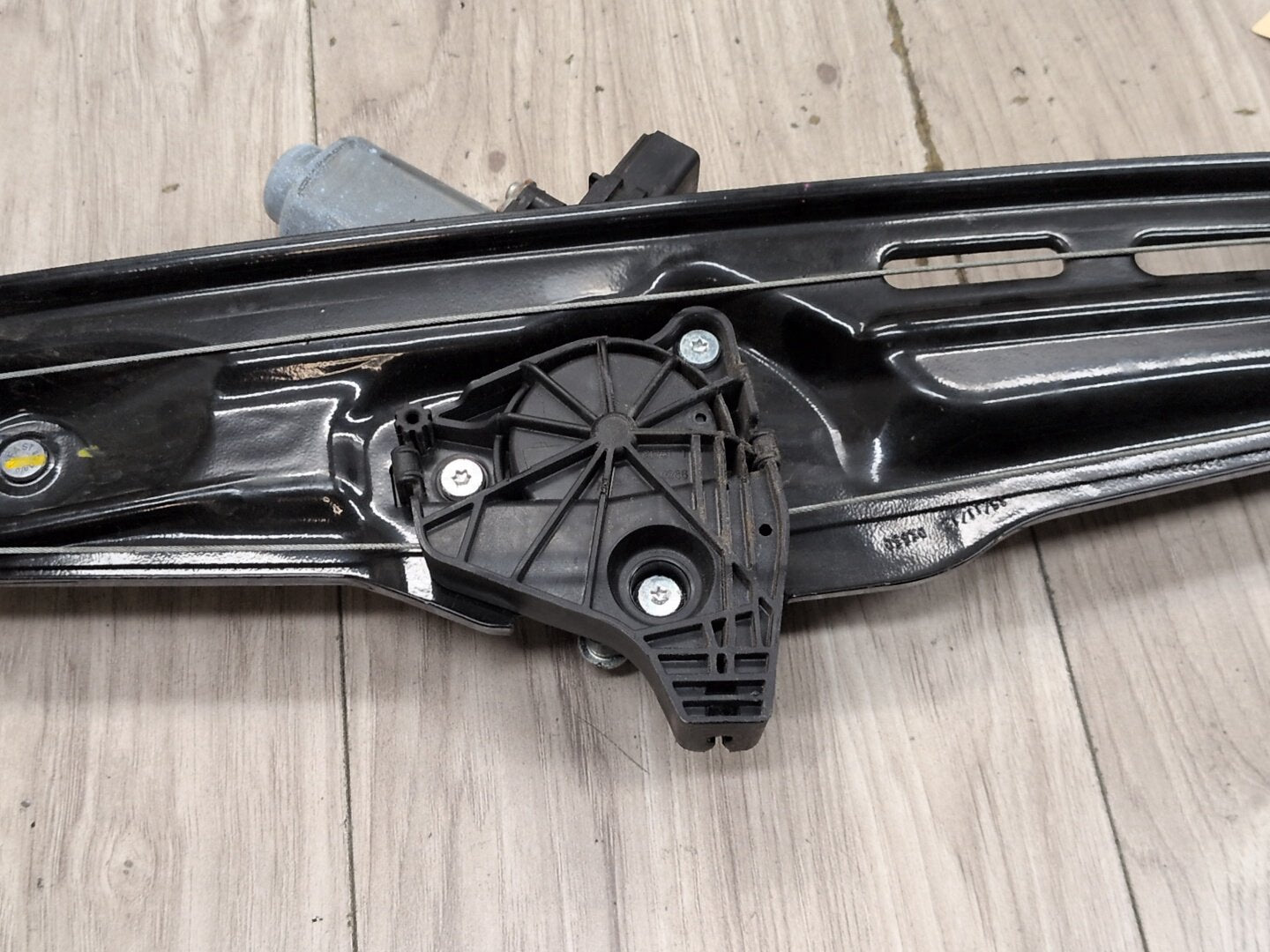 2011 - 2017 BMW X3 F25 Rear Right Passenger Door Window Glass Regulator Motor 7258536 N20B20O0